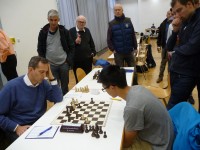 Letzte Runde: Erschöpfung auf beiden Seiten kurz vor der Punkteteilung. Guillermo hat dem bärenstarken Xiong standgehalten, steht sogar besser. 